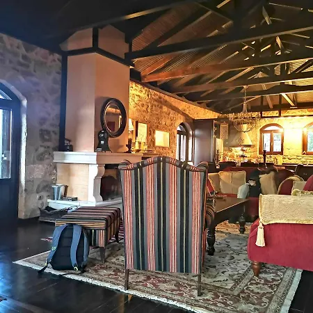 Levantes Mansion Karítaina