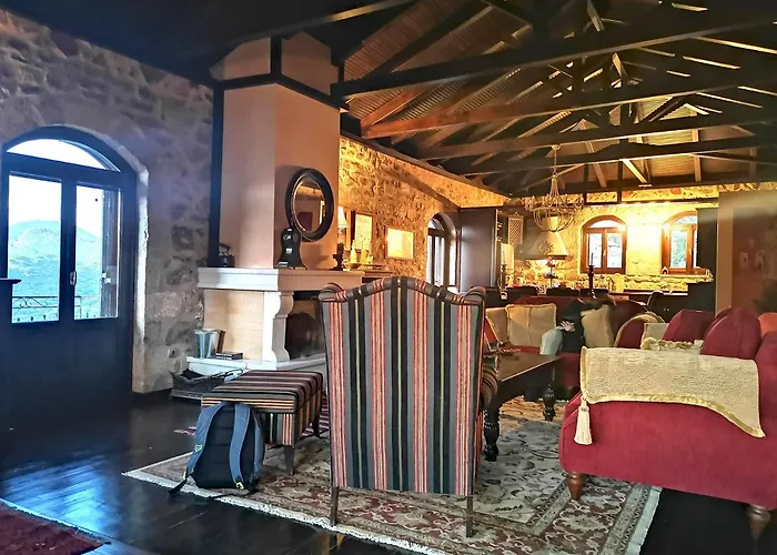 Levantes Mansion Karítaina